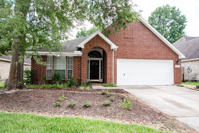 Building Photo - 1722 Red Oak Terrace Rental