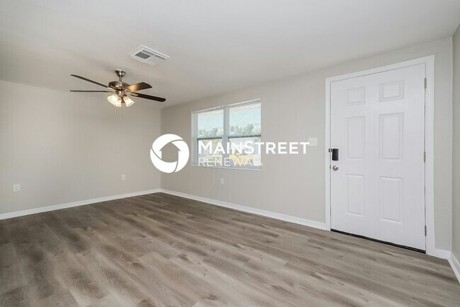 3 Bedroom Pet-Friendly Home in holiday, FL with Main Street Renewal
