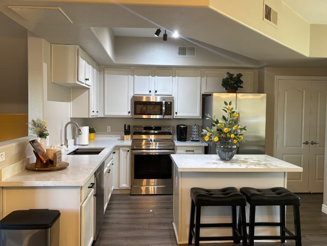 Building Photo - 2401 E Rio Salado Pkwy Rental