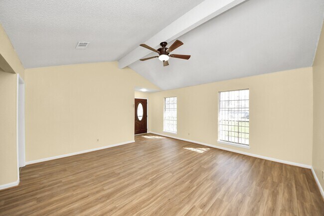 Photo - 8105 Lanham Ln
