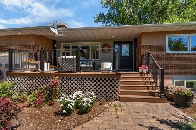 Photo - 826 Blackmore Pl