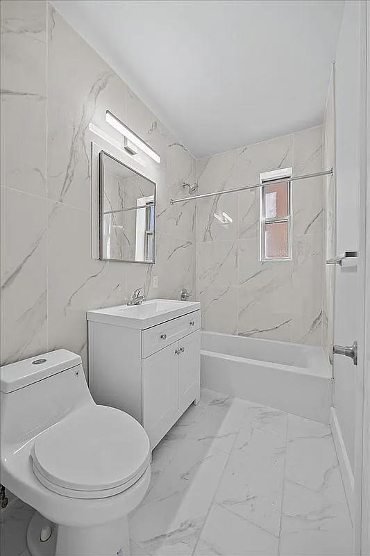 Photo - 3810 Greystone Ave Unidad 301