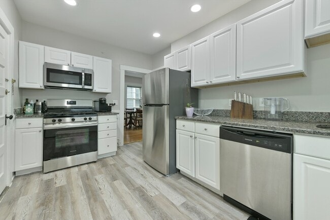 Photo - 6 Brewer St Unit 2