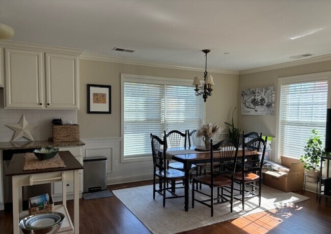 Photo - 67 W Main St