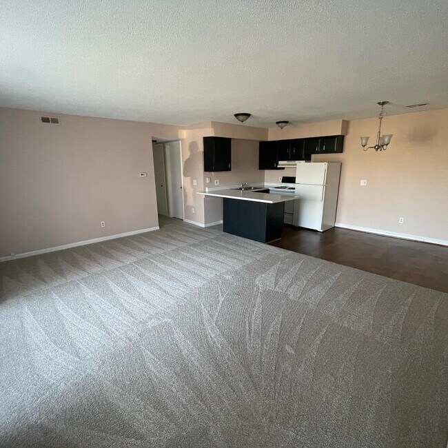 Photo - 700-710 S Dewitt Dr