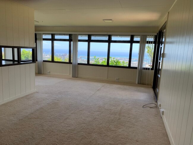 Photo - 1025 Kalikimaka St