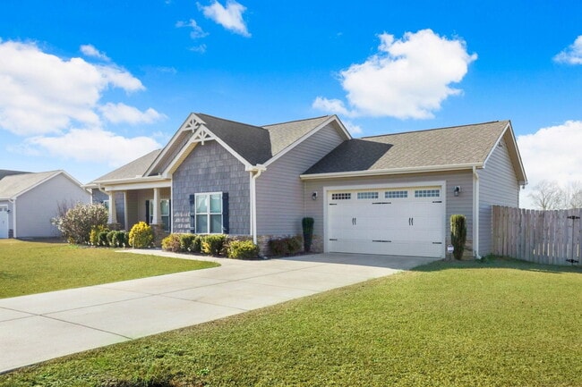 Photo - CHARMING ROSEWOOD HOME! 3 BR 2 BA w/ FENCED-IN BACKYARD