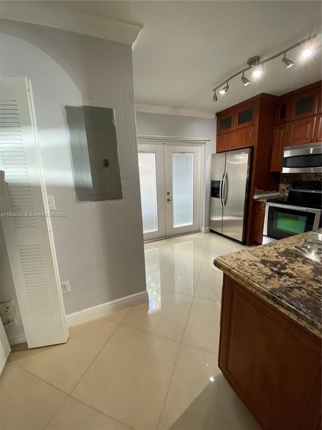 Building Photo - 3503 W 76th St Rental