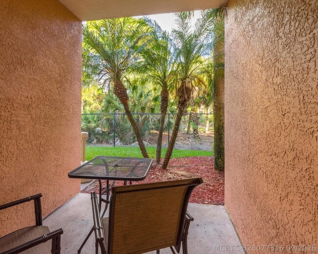 Photo - 2106 Myrtlewood Cir E