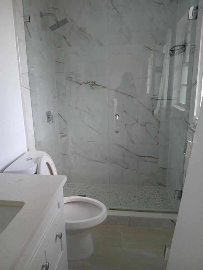 Photo - 441 Cypress Way W