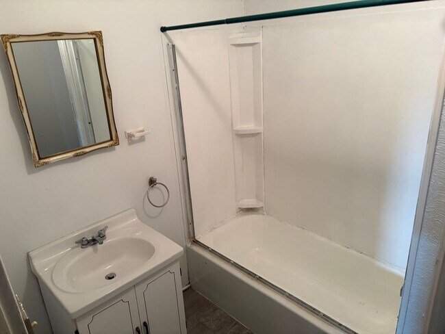 Photo - 705 Short St Unit 1