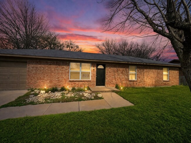 Photo - 111 Minnie Dr