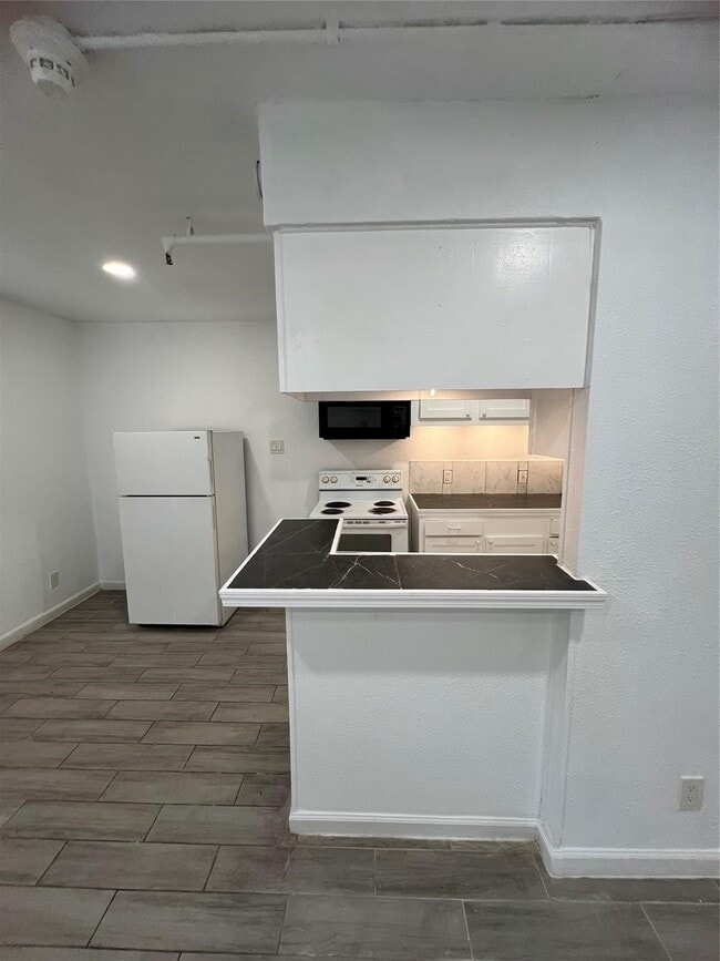 Building Photo - 5911 Grace Ln Unit 1