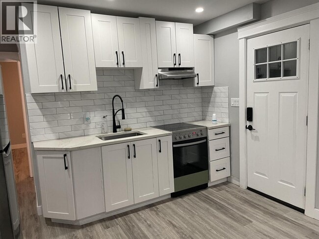 Photo - 4287 Napier St