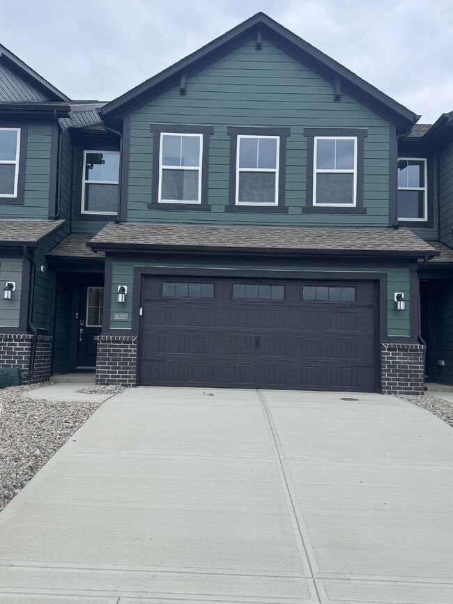 Building Photo - "Chic & Spacious 3-Bed Condo with Granite Elegance in Fishers!"