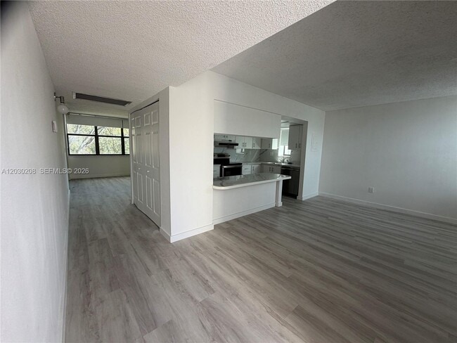 Photo - 20200 W Country Club Dr Unidad PH08