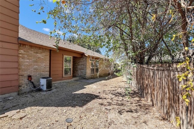 Photo - 9724 Summerwood Cir