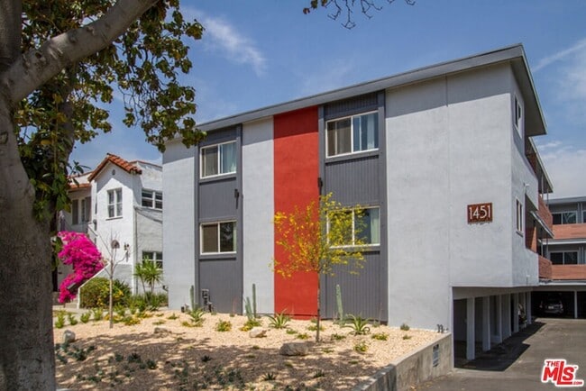 Photo - 1451 E Wilson Ave