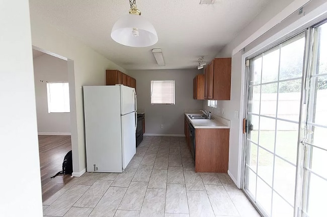 Photo - 3905 Shepway Loop