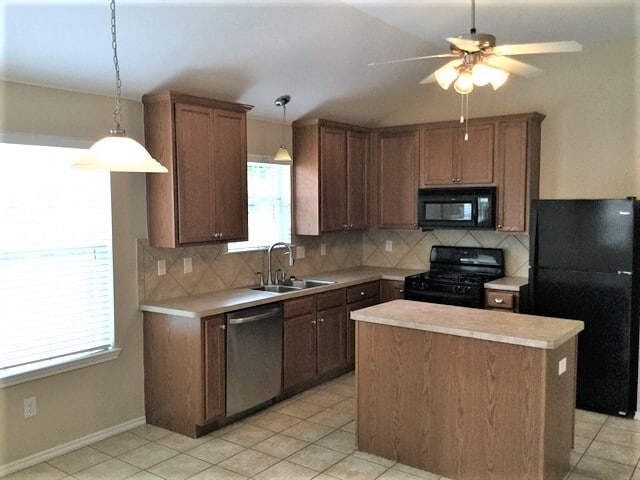 Photo - 485 Sausalito Dr