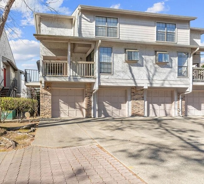 Photo - 1304 E Bayou Pkwy Unit 5A