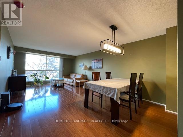 Photo - 2155 Burnhamthorpe Rd W Unité 711