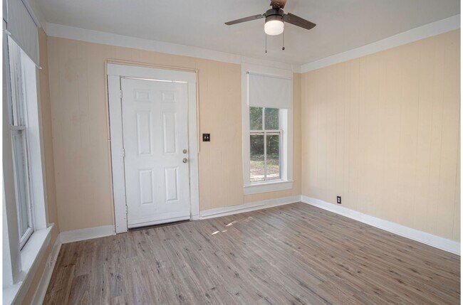 Photo - 111 S Olive St Unidad A