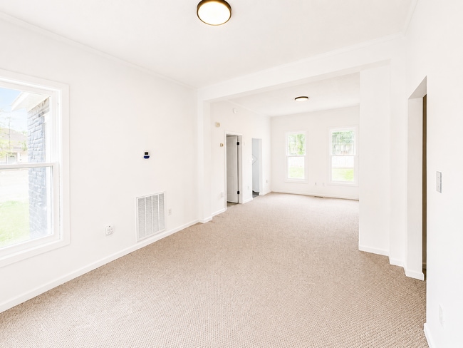 Photo - Cute 2 bedroom/1 bath home close to downtown, restaurants and shopping!