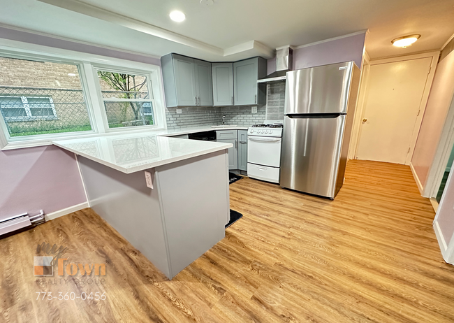 Photo - 7734 W Addison St Apartamentos Unidad G