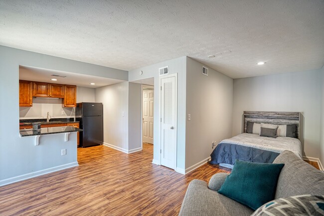 Photo - Oak Creek Apartments
