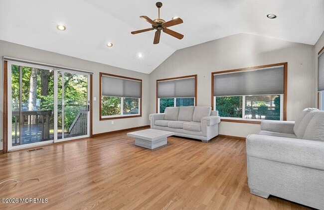 187 Elmwood Rd