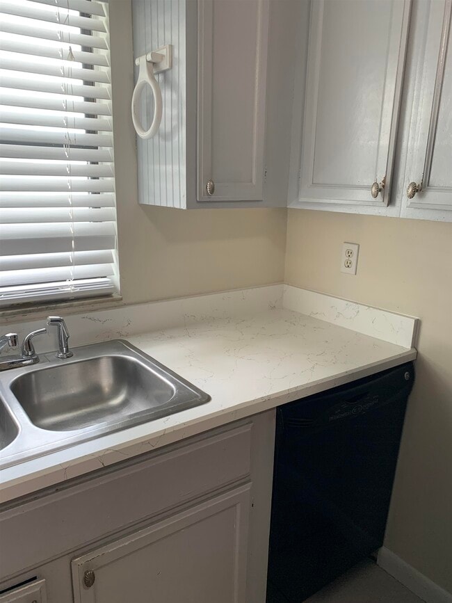 Photo - 200 Sevilla St Unit B