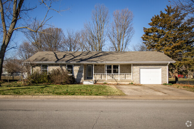 Building Photo - 908 S Maple St Rental