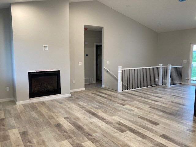 Photo - 1103 W 50th St