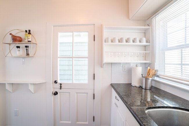 Photo - 2920 Manhattan Ave Unit 2920