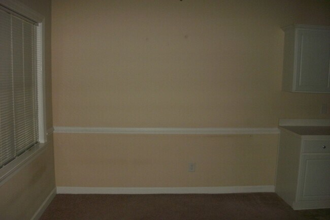 Photo - 2712 Shire Ln