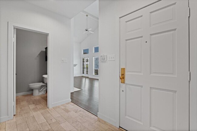 Photo - 5002 Smokey Valley Unidad B