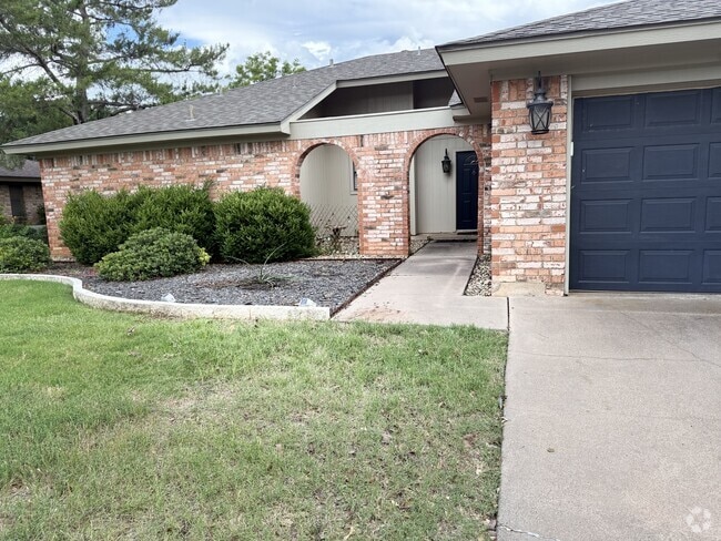 Building Photo - 3225 Westchester Dr Rental