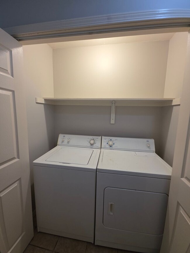 Photo - 108 Poplar St