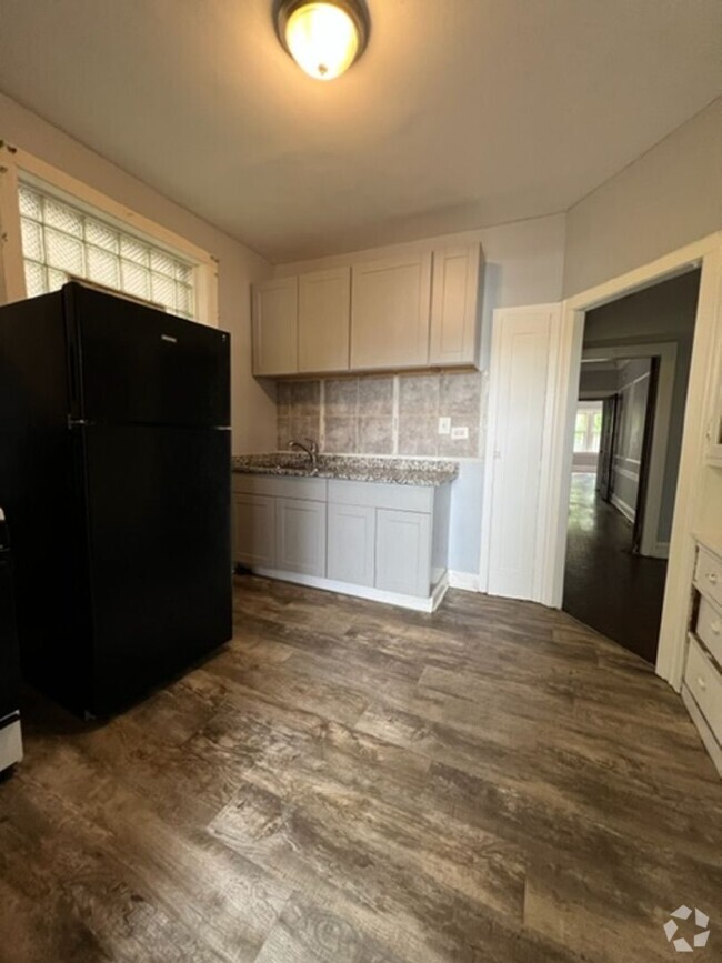 Building Photo - 8038 S Maryland Ave Unit 2 Rental