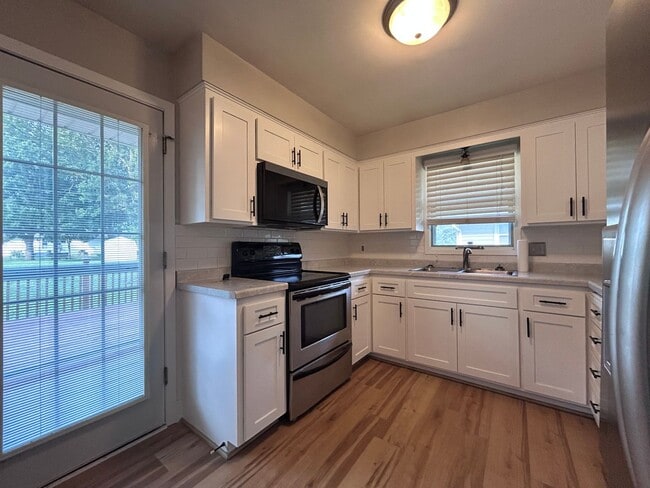 Photo - 4 Bed 2 Bath