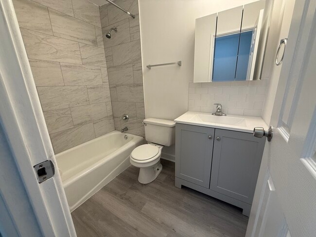 Photo - 3001 N Thatcher Ave