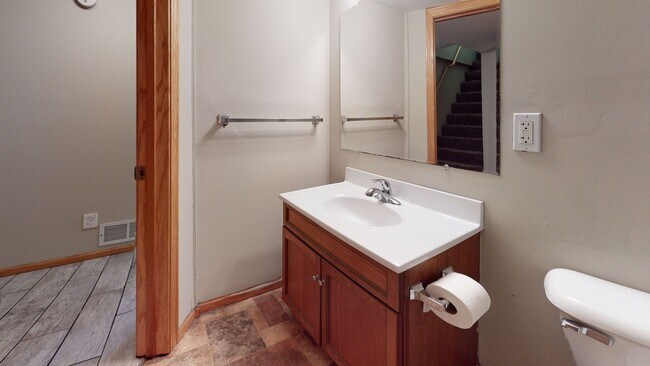 Photo - Affordable 5 Bedroom House - Close to U of...