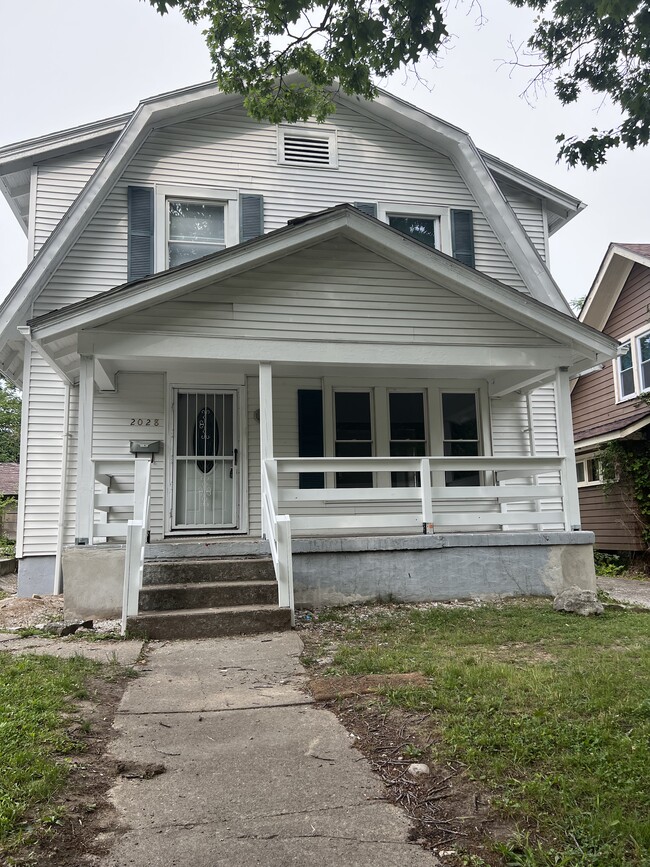 Building Photo - 2028 Eastview Ave Rental