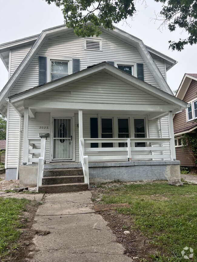 Building Photo - 2028 Eastview Ave Rental