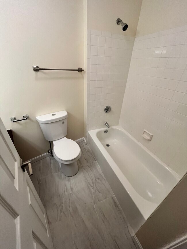 Photo - 17 Bow St Unidad 22