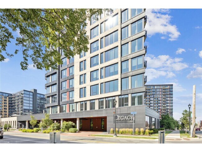 Building Photo - 1240 S 2nd St Unit 1003 Rental