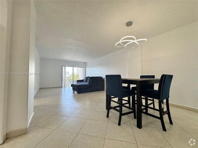 Building Photo - 400 Kings Point Dr Rental