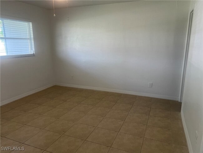 Building Photo - 2203 Santiago Ave Rental