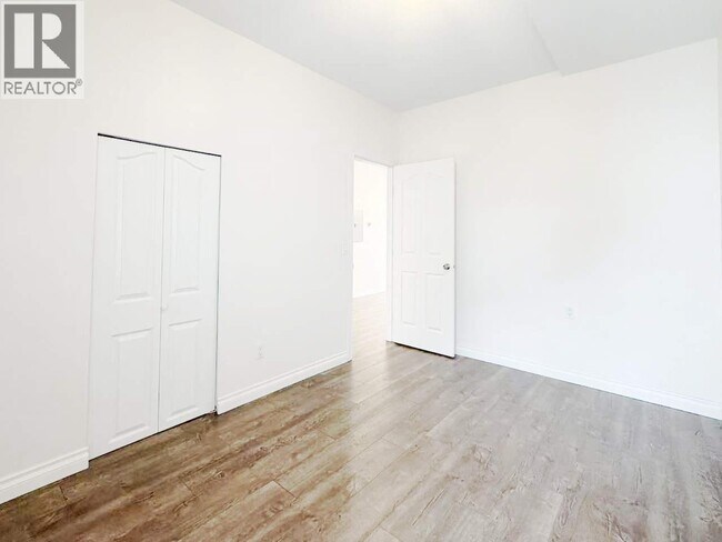 Photo - 1 BR-6952 CURTIS STREET